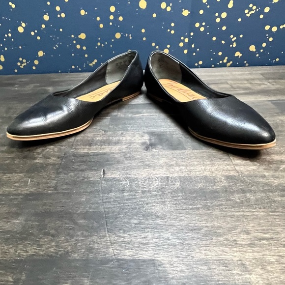 Zodiac Hill Women 7M Flats Pointed Toe Slip On Black Leather - Picture 5 of 7